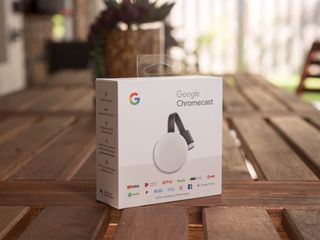 Google Chromecast retail box