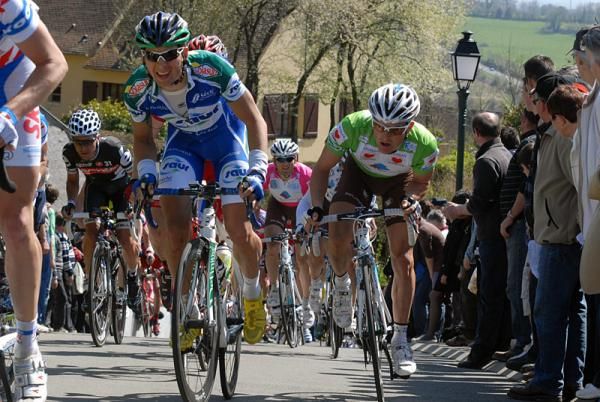 Julien Simon (Saur - Sojasun) and eventual stage winner Anthony Ravard (Ag2R La Mondiale).