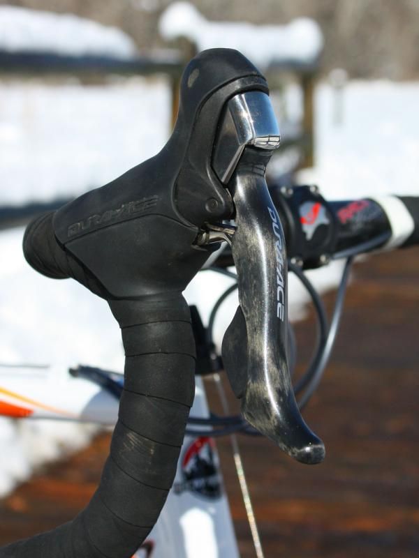 Kabush is using Shimano's latest Dura-Ace levers.
