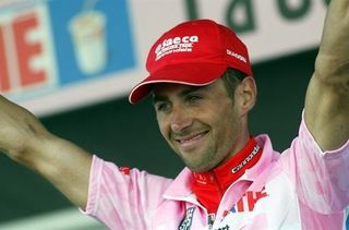 Gilberto Simoni was back at the 2003 Giro with a vengeance, taking the race lead on stage 10.