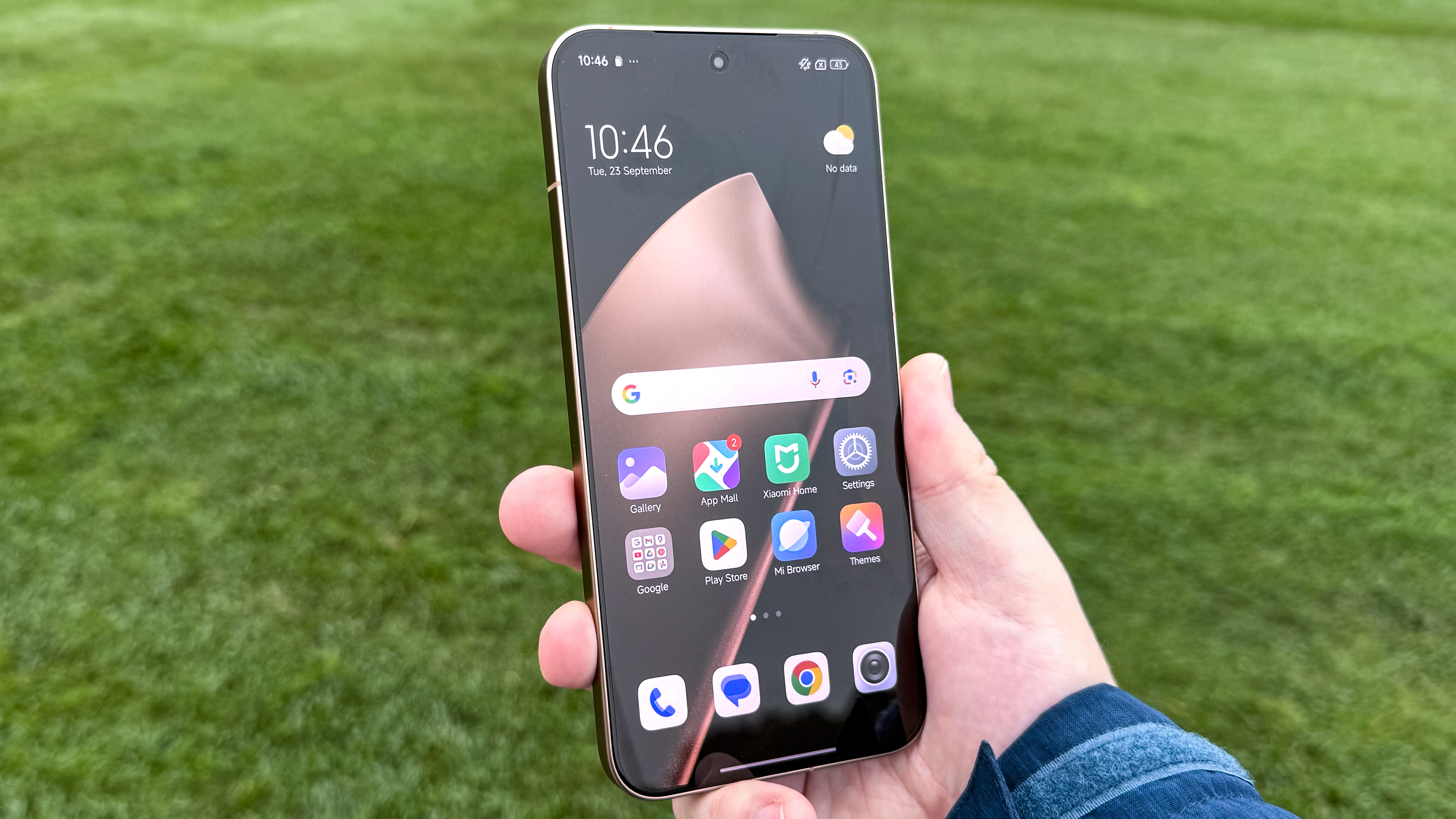 Xiaomi 15T Pro in hand