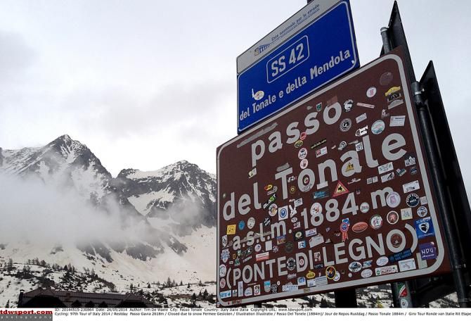 The snow on Passo del Tonale
