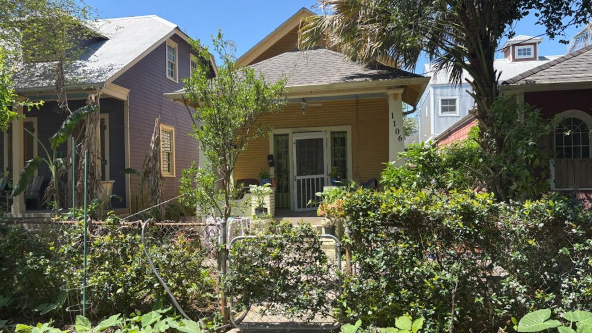 a photo of a shotgun house in a New Orleans neighborhood