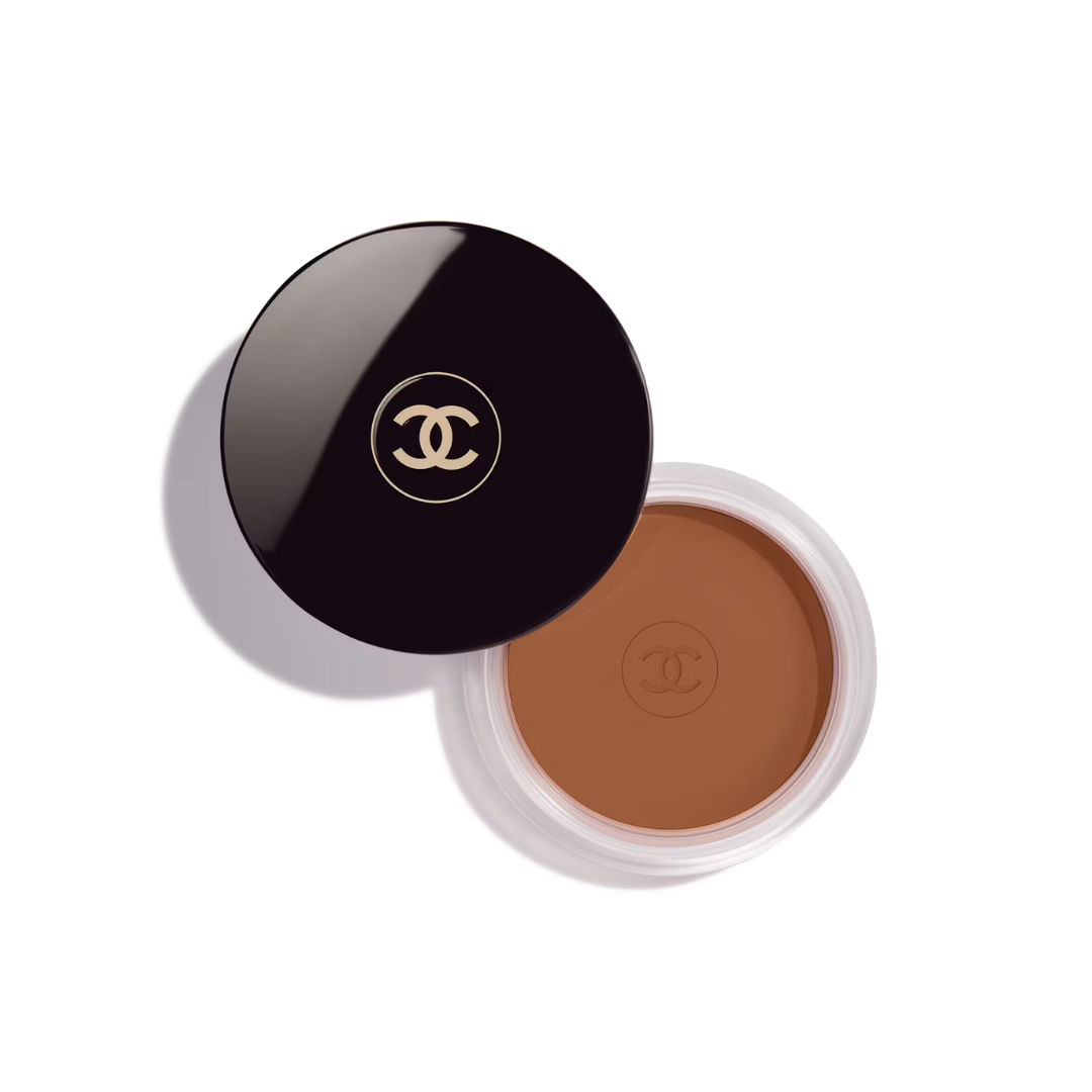 Non-comedogenic makeup - Chanel