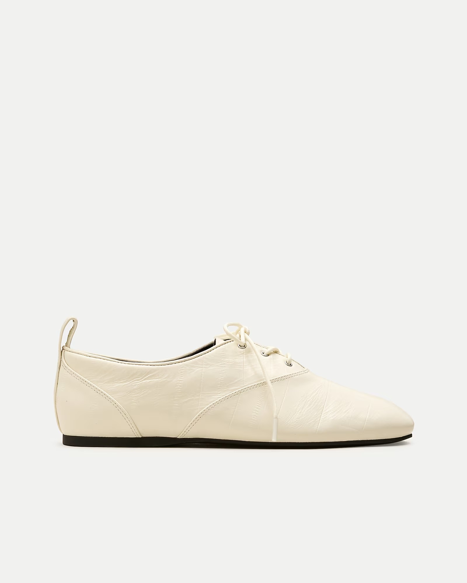 Verona Lace-Up Flats in Eel-Embossed Leather
