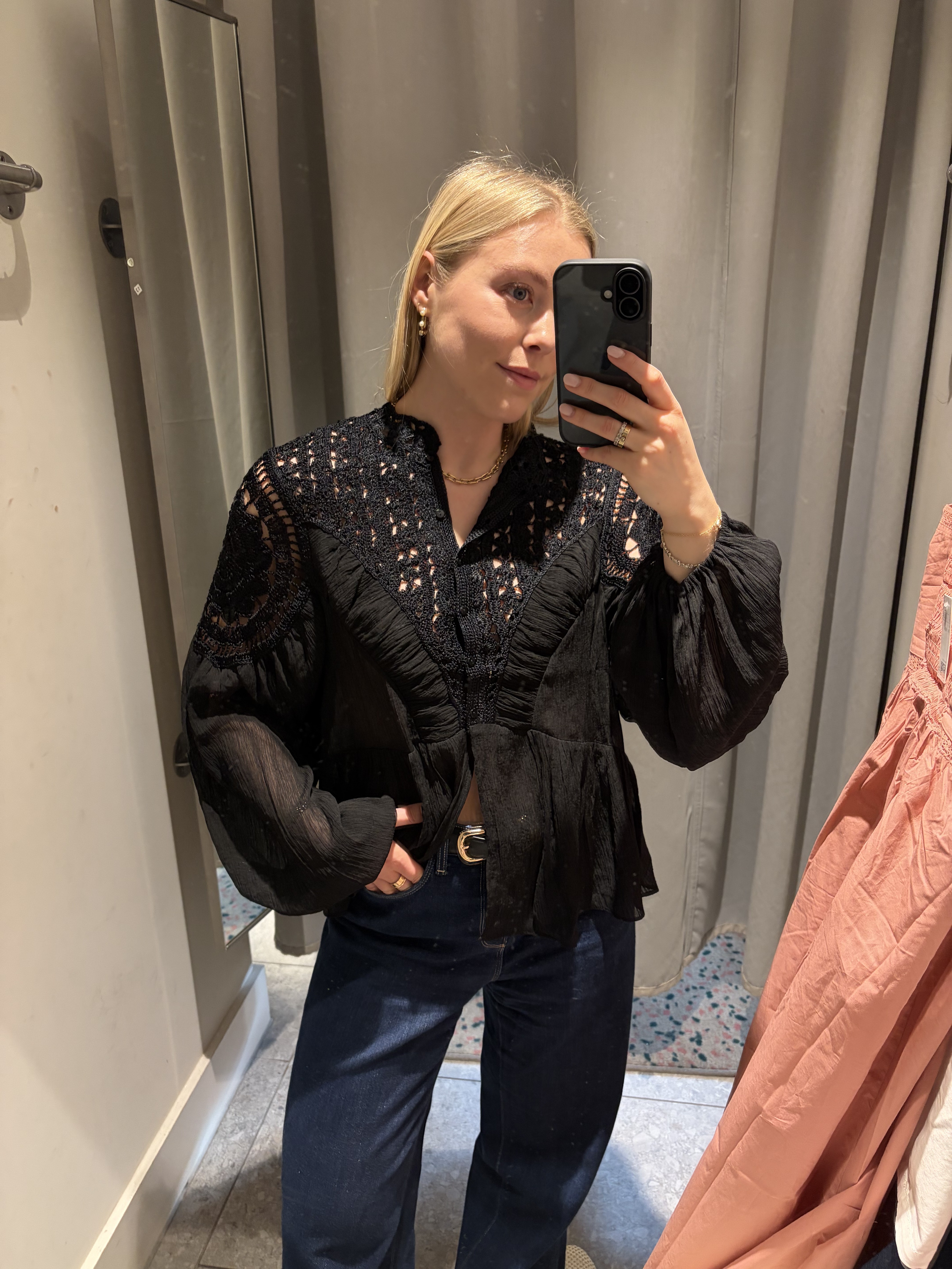 Who What Wear UK's shopping editor, Florrie Alexander wear H&amp;M's crochet-look blouse (&pound;70)