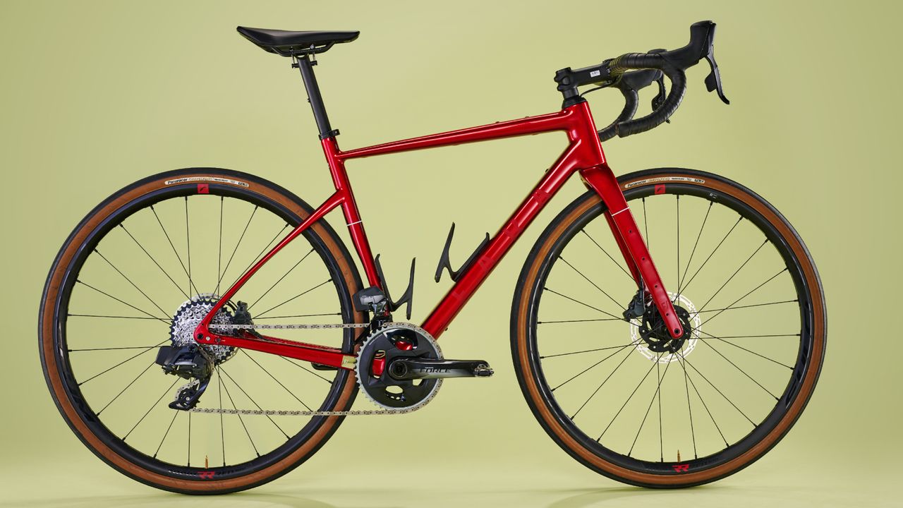 Image shows the Fara F/All-Road Series 2.