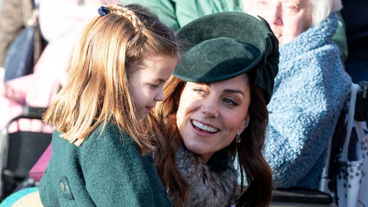 L'adorable façon dont la princesse Charlotte copie sa mère, Kate Middleton