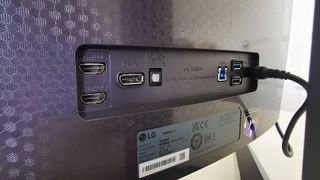 LG UltraGear 45GR95QE ports