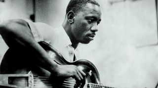 Jazz guitarist Wes Montgomery poses for a Riverside Records publicty still circa 1960. 