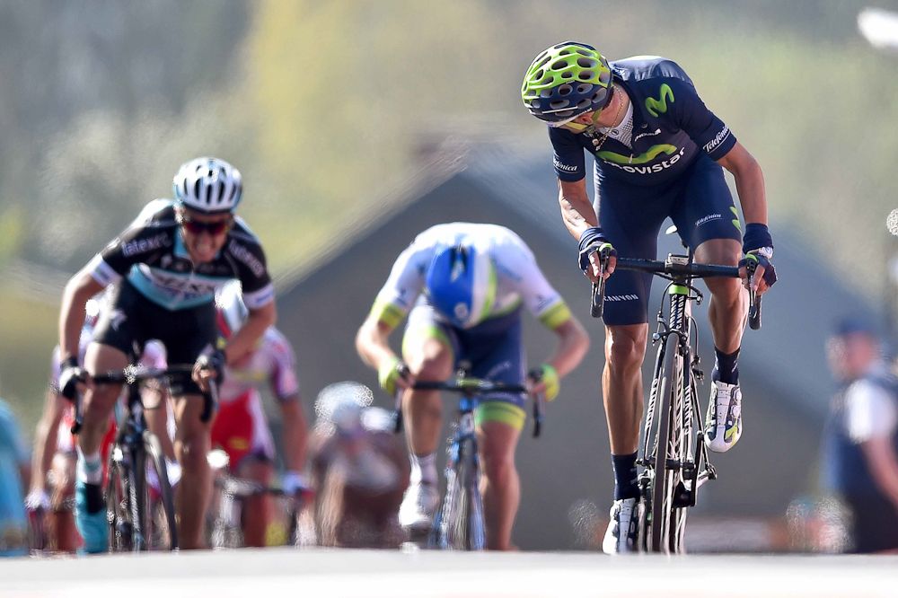 Alejandro Valverde checks behind as he approaches the finish.
