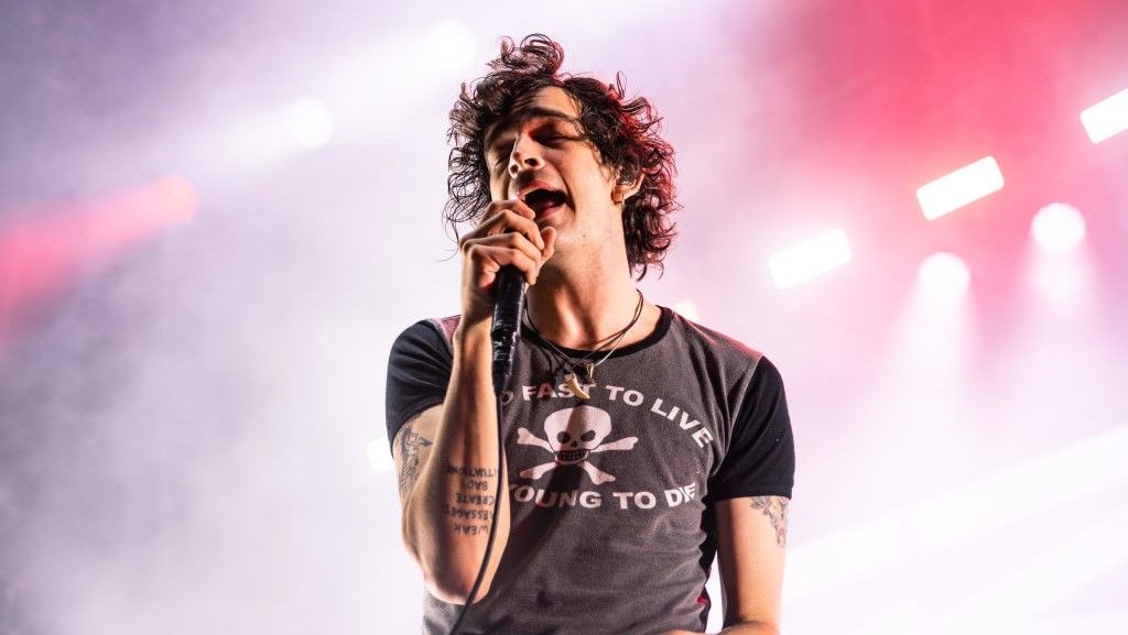 Matthew Healy of The 1975 performs at St Jerome&#039;s Laneway Festival 