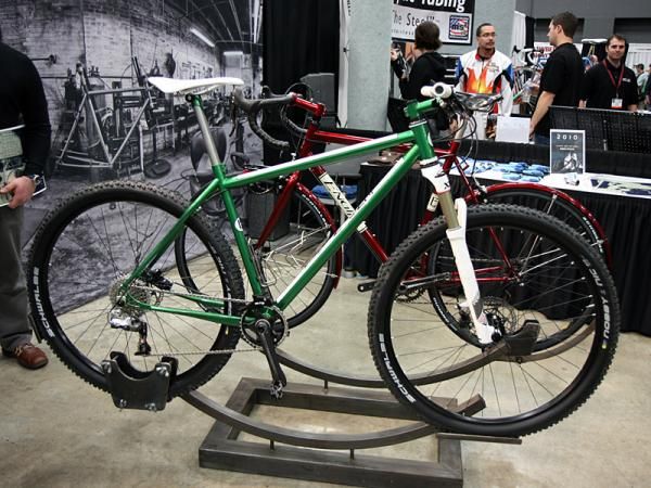 Engin Cycles' stunning green hardtail looks traditional but incorporates a lot of wholly modern features.