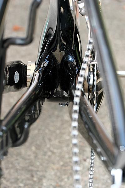Another look at the profile of the chainstays.