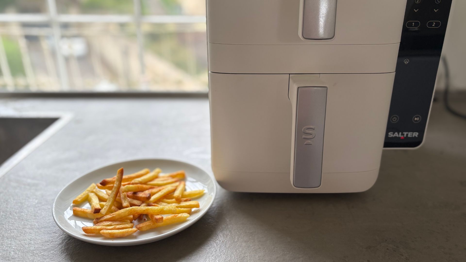 Testing the Salter VertiCook Ultra Air Fryer