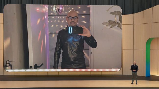 Погодите-ка: пользователи гадают, не намекнул ли Google на подсветку Pixel 11 на конференции I/O