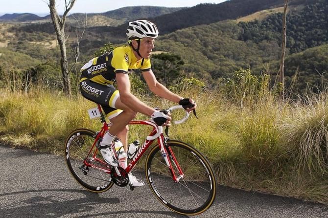 On the Australian domestic scene Mark O'Brien was taking control. Here he was riding into the winning position at the Tour of Toowoomba.