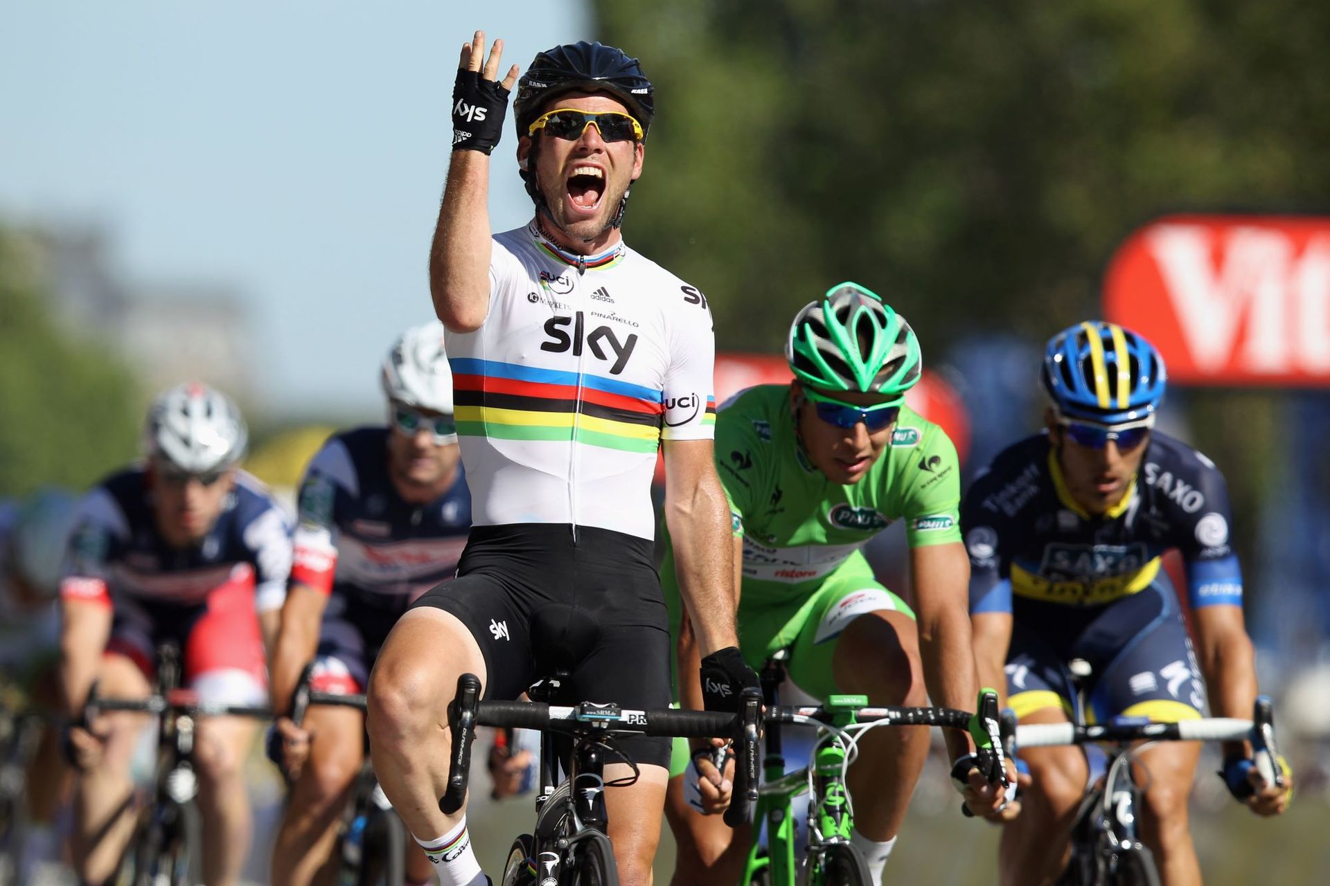 Mark Cavendish wins in Paris in 2012