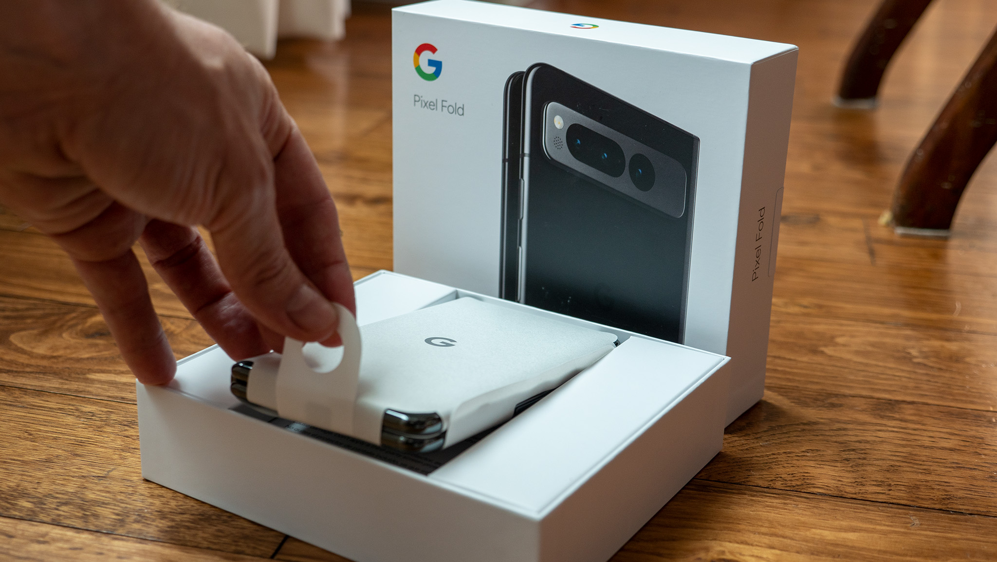 Unboxing the Obsidian Google Pixel Fold