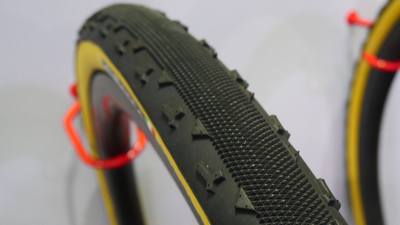 Challenge Gravel Grinder tire