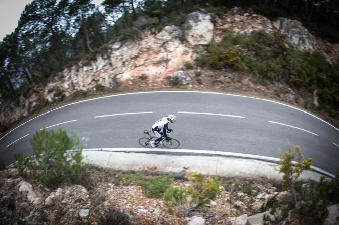 Giant Shimano training on their descending skills