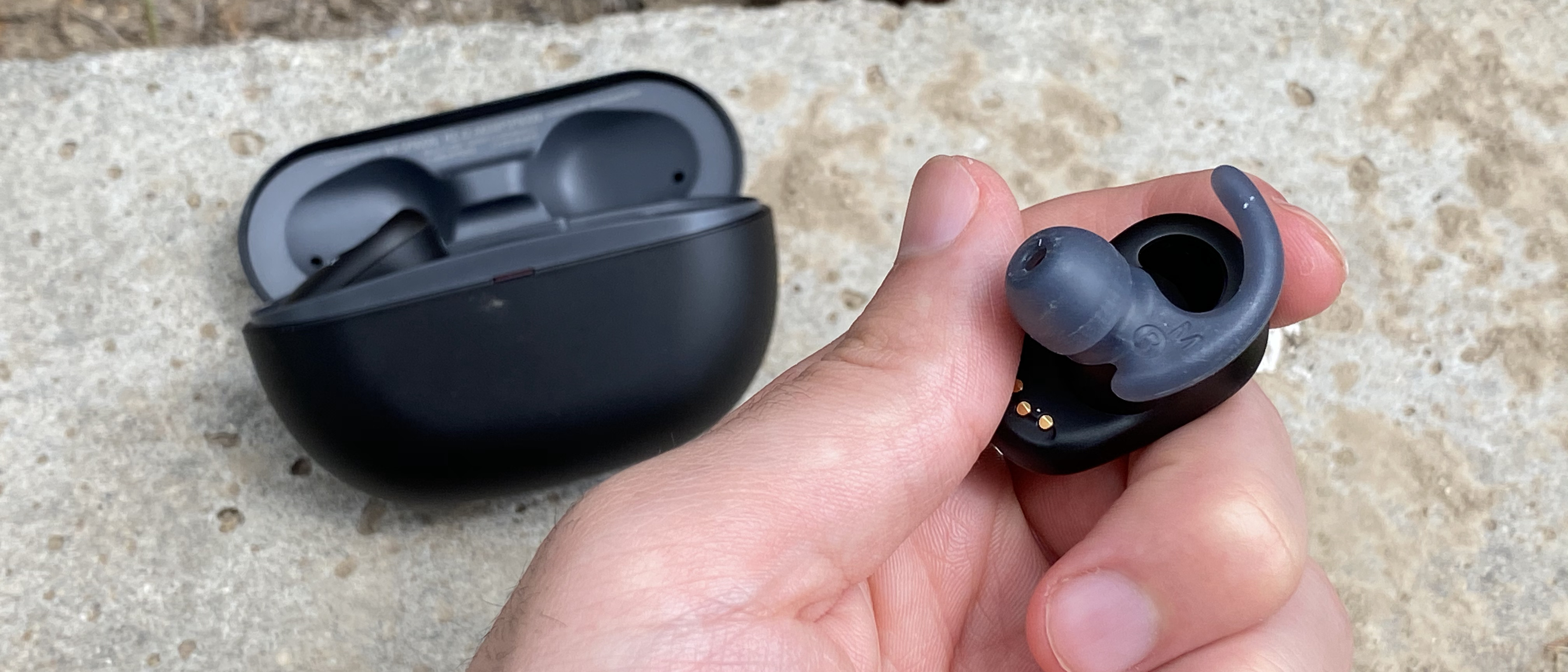 Sony WF-SP800N review: Wireless sports earbuds deliver a mostly winning  combo - CNET