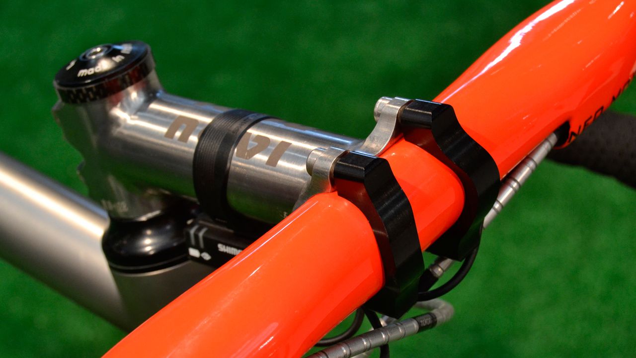 Nevi's ultra-clean reverse bolt titanium stem, fitted to the Spinas