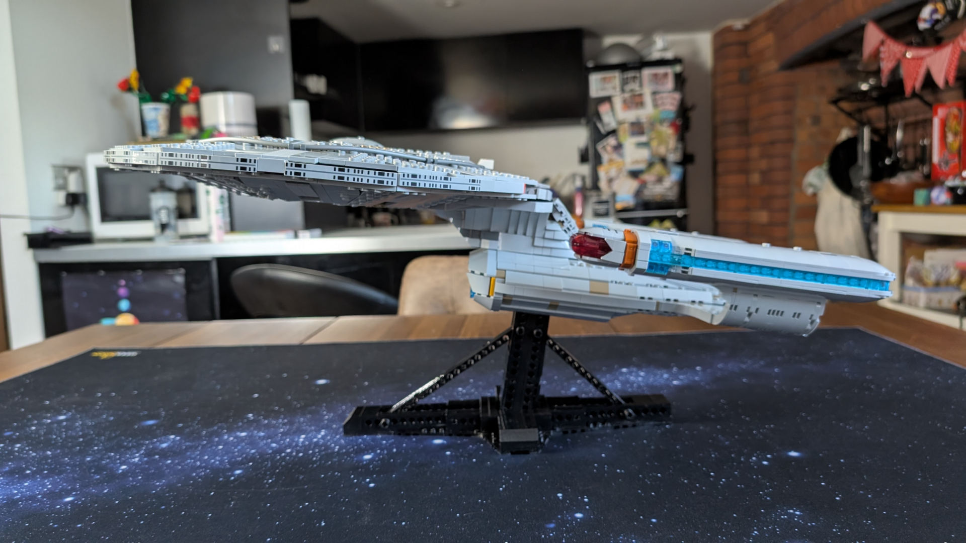 Lego U.S.S. Enterprise NCC-1701-D