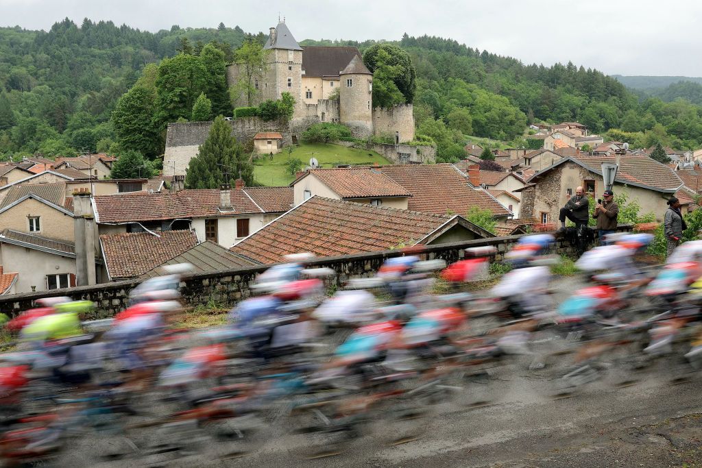 The Crit&eacute;rium du Dauphin&eacute; races through deepest France