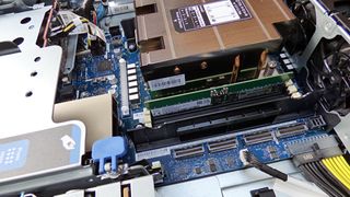 Inside the HPE ProLiant Dl145 Gen11