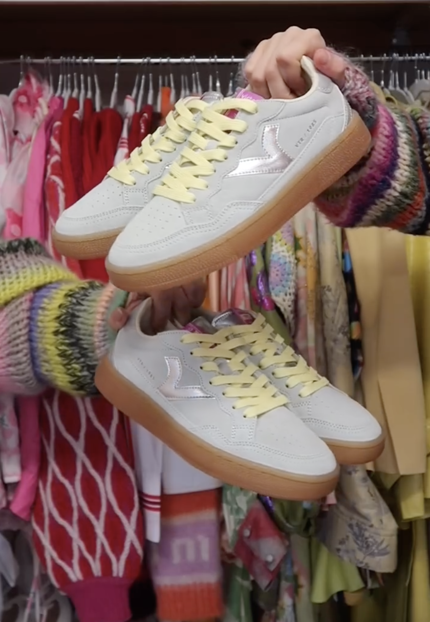 Influencer wears Victoria trainers.