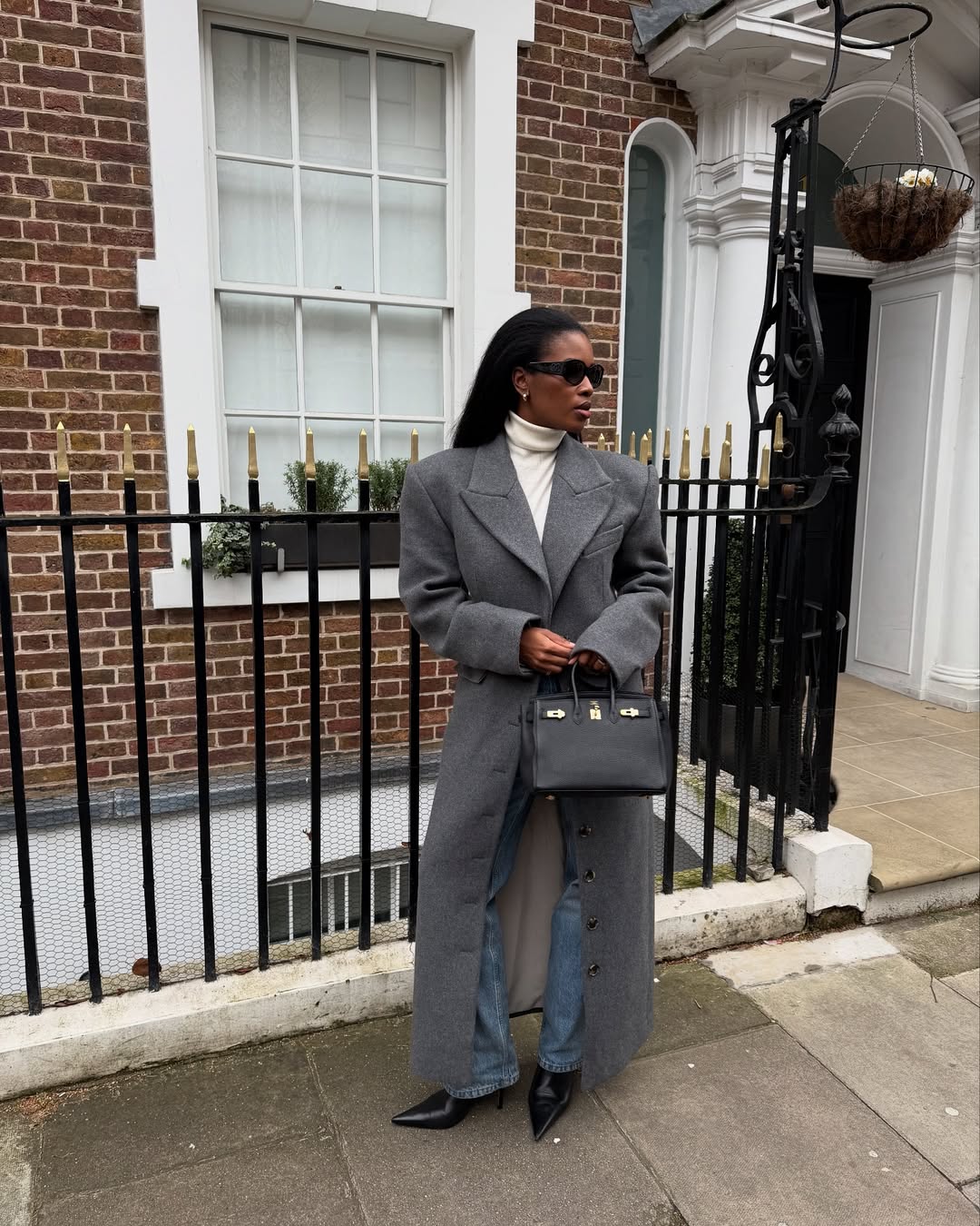 Stylish women wearing easy winter outfits
