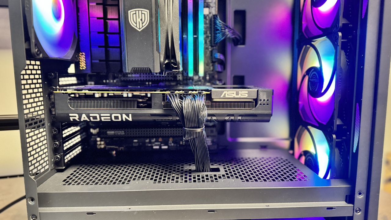 A picture of the OcUK Gaming Mach 5R gaming PC