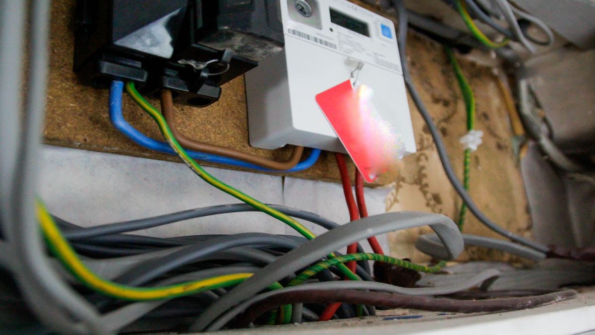 Fuse board with wiring coming out of the key components