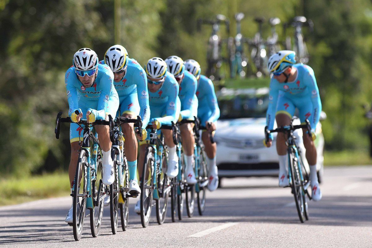 Astana during the TTT with Vincenzo Nibali on the front
