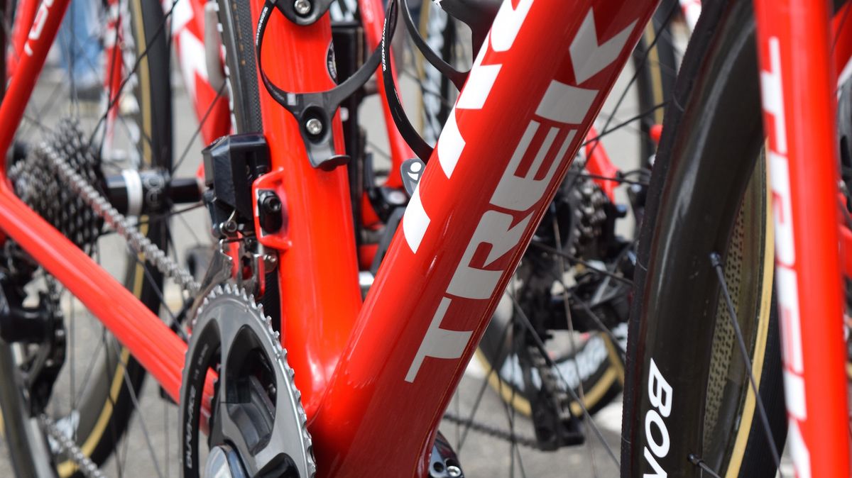 White Trek decals adorn the frameset