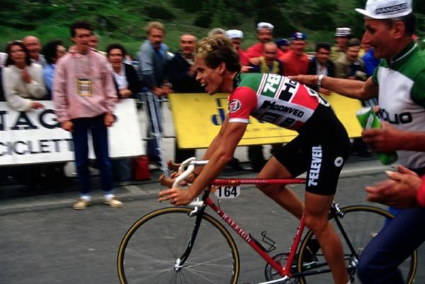 Andy Hampsten has just won stage 20 at the 1985 Giro d'Italia in 7-Eleven's first Grand Tour.