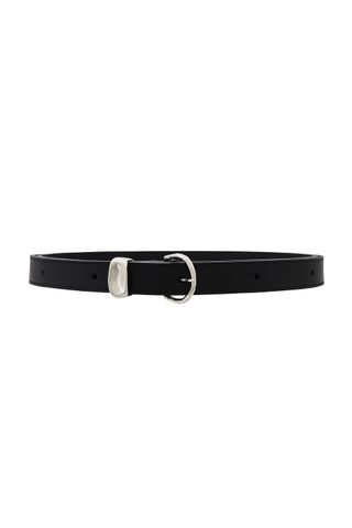 janessa Leone, Myra Belt