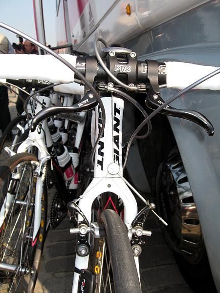 Special brakes allowing the riders maintain a comfortable hand position.