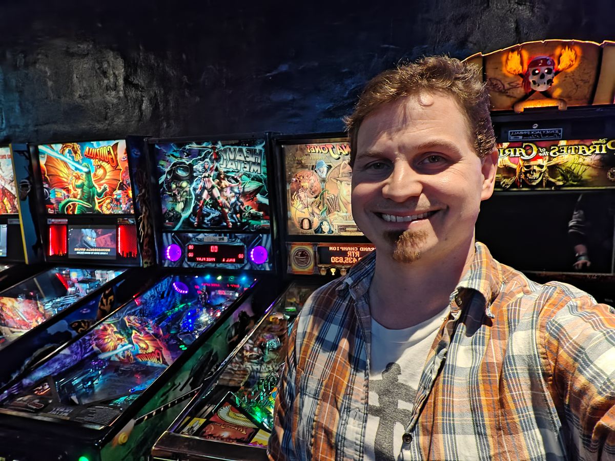 Front-facing camera samples from the Honor Magic 6 Pro