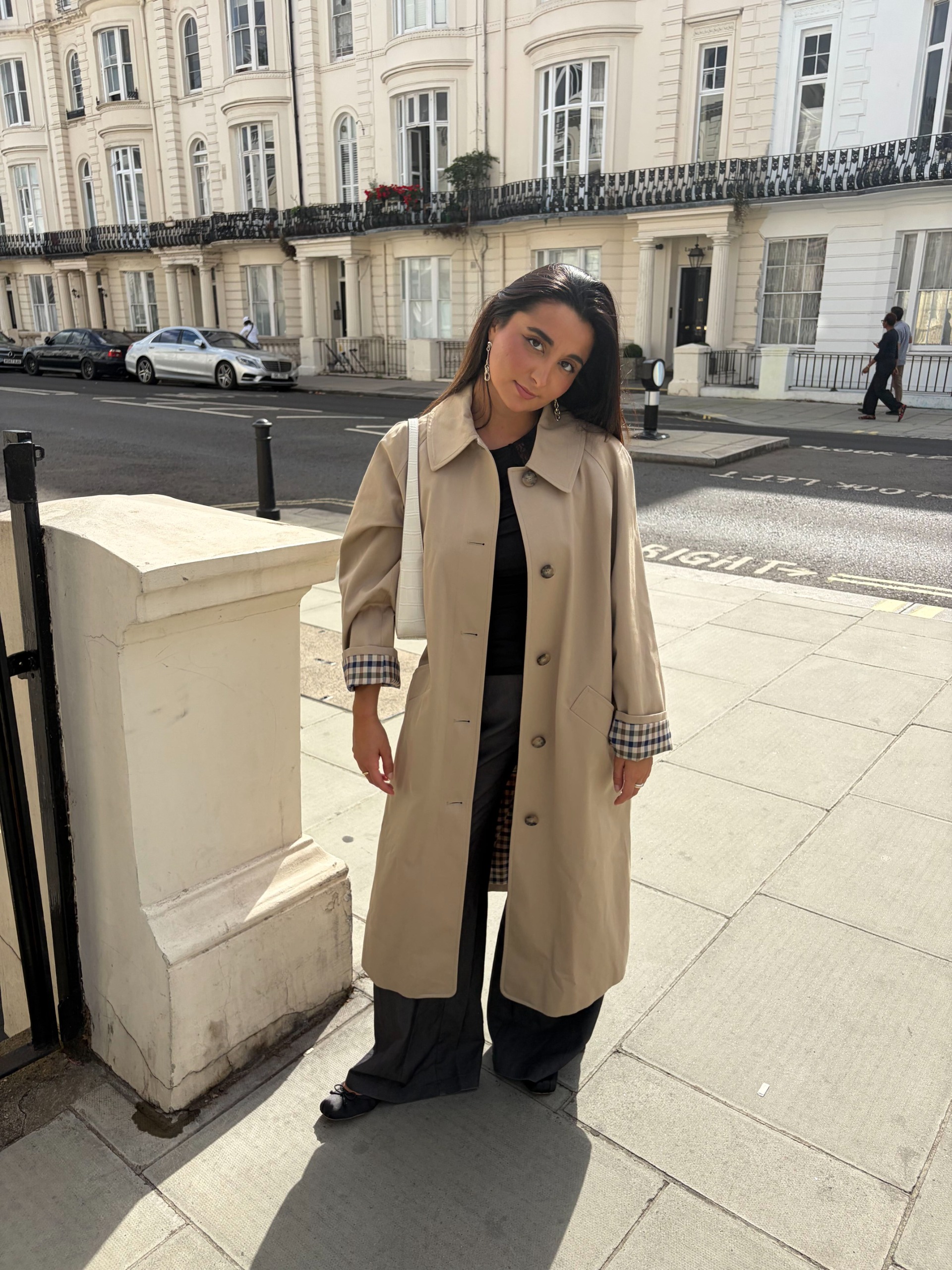 Shopping Editor Marina wearing the Sezane trench coat