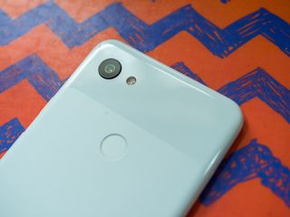 Pixel 3a XL in White