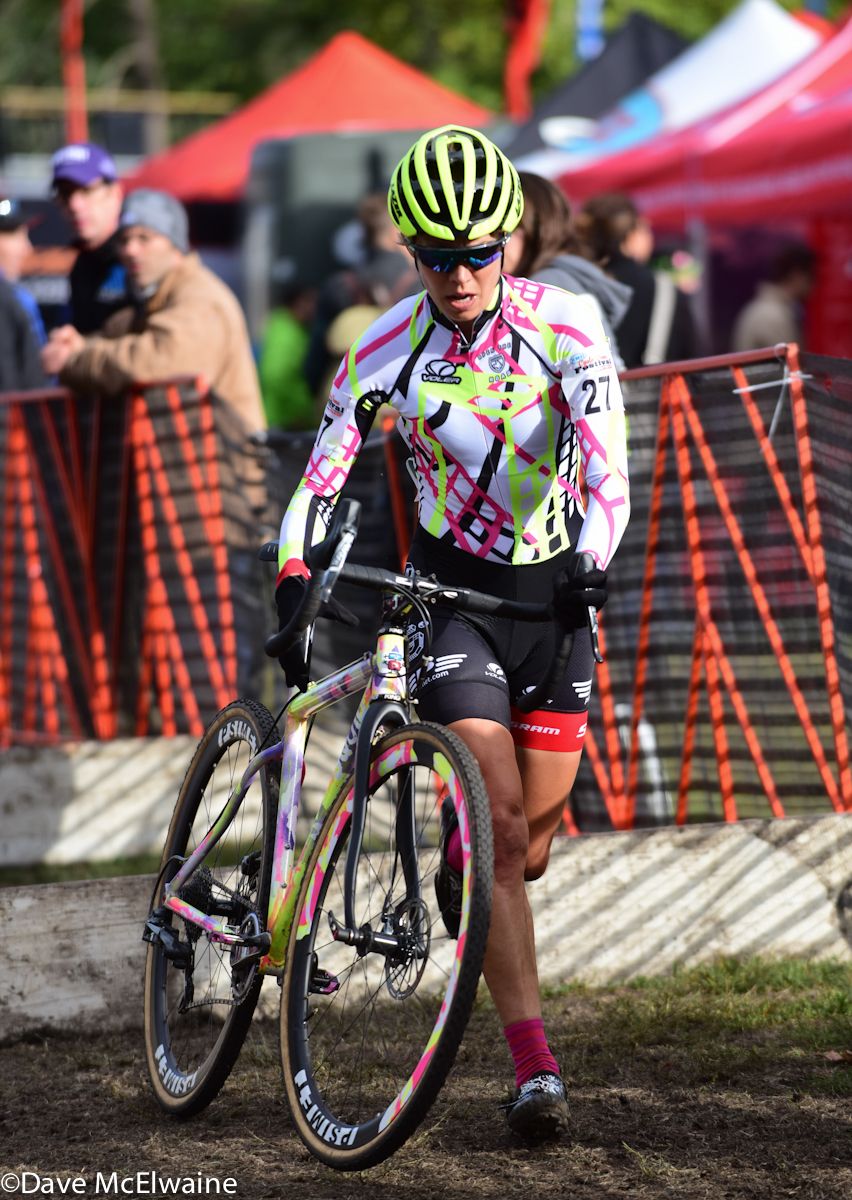 Emily Kachorek (Squid Bikes) is always perfectly color coordinated with her bikes and wheels
