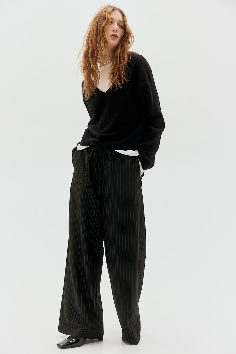 Fine-Knit V-Neck Jumper