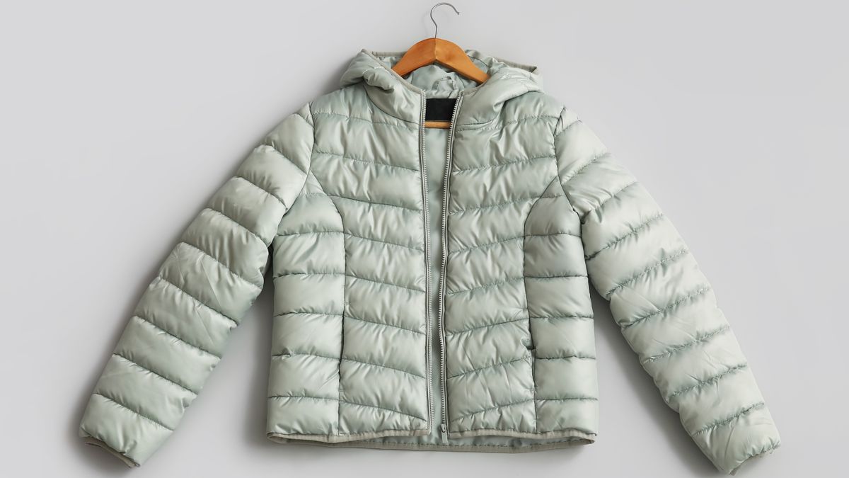How to wash a down jacket to keep it fluffy and warm