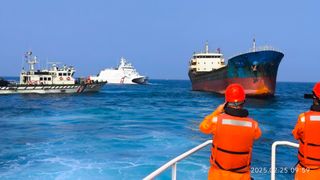 'Hong Tai' freighter seized, crew detained