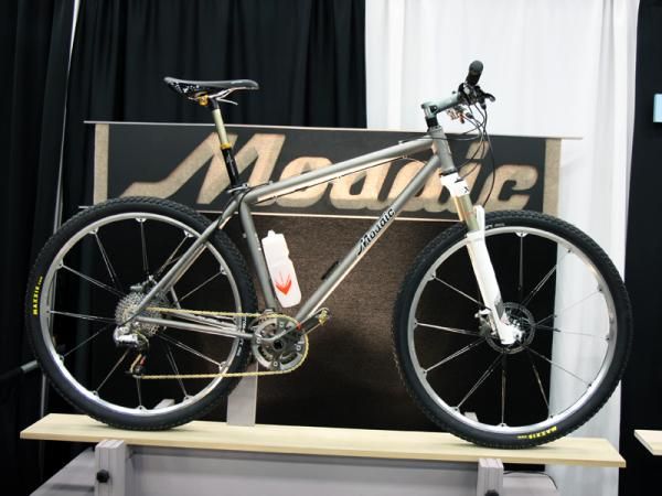 Mosaic's 29" titanium hardtail was one of the more performance oriented bikes at NAHBS.