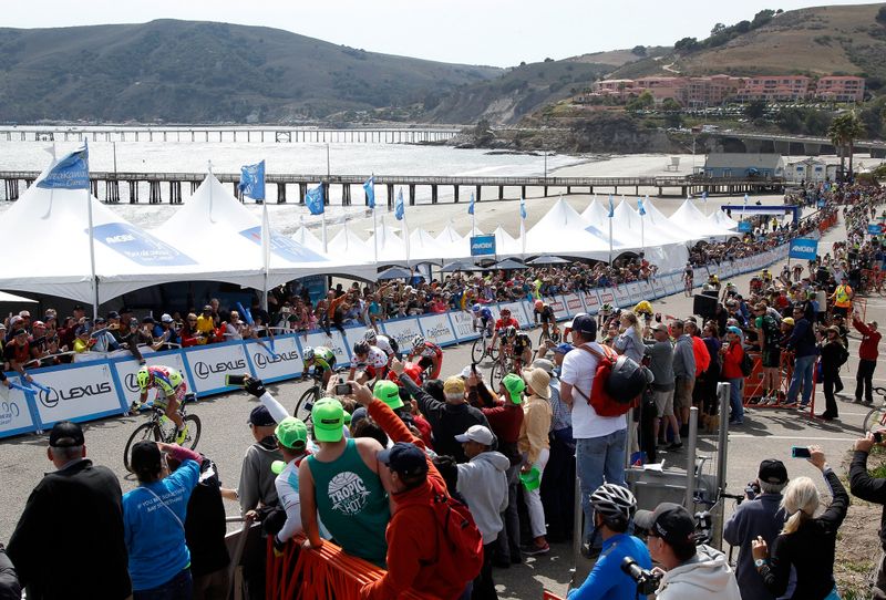 A side shot of the finish line with Peter Sagan clearly out in front