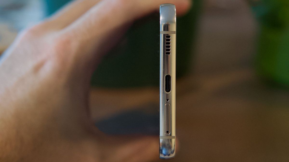Bottom of the Samsung Galaxy S22 Plus