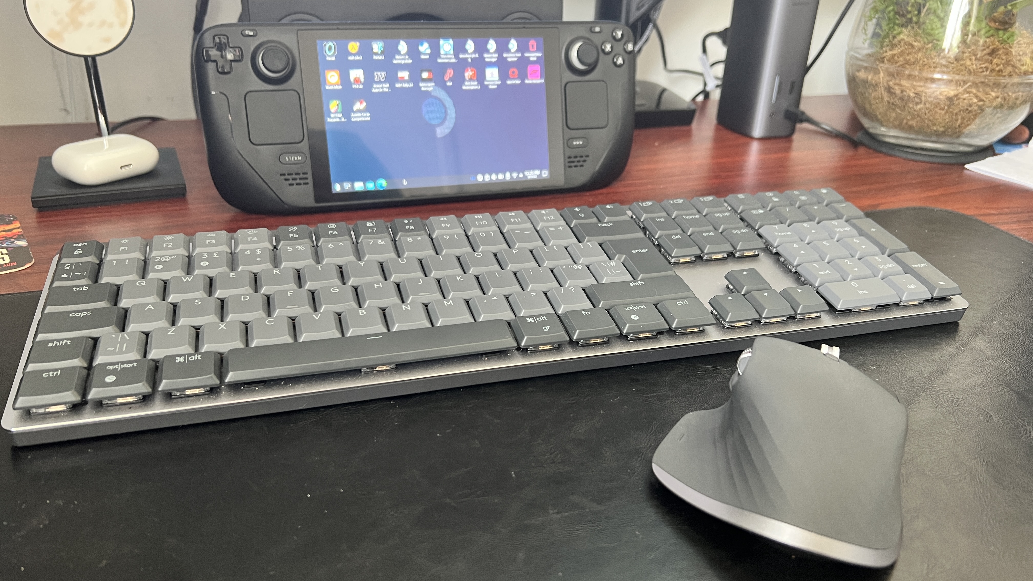 Steam Deck with keyboard and mouse